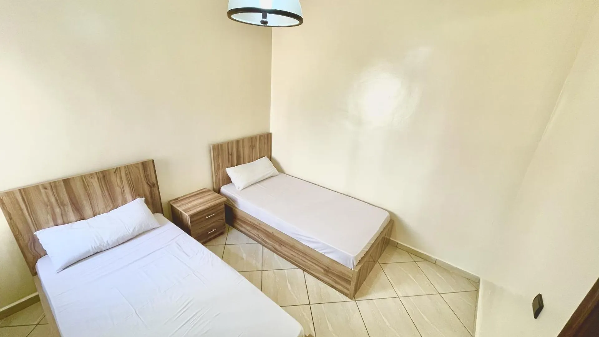 Daire Economical Accommodation In The City Center, Suitable For Travelers Who Don'T Want To Spend Too Much Money, Only 2 Minutes From Shops And Restaurants Agadir