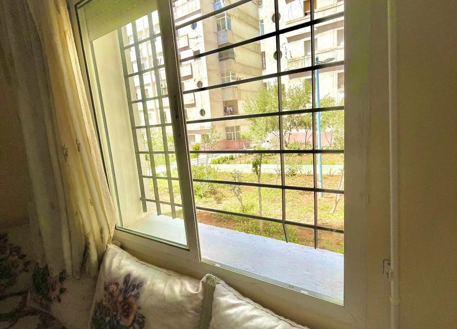 Economical Accommodation In The City Center, Suitable For Travelers Who Don'T Want To Spend Too Much Money, Only 2 Minutes From Shops And Restaurants Agadir