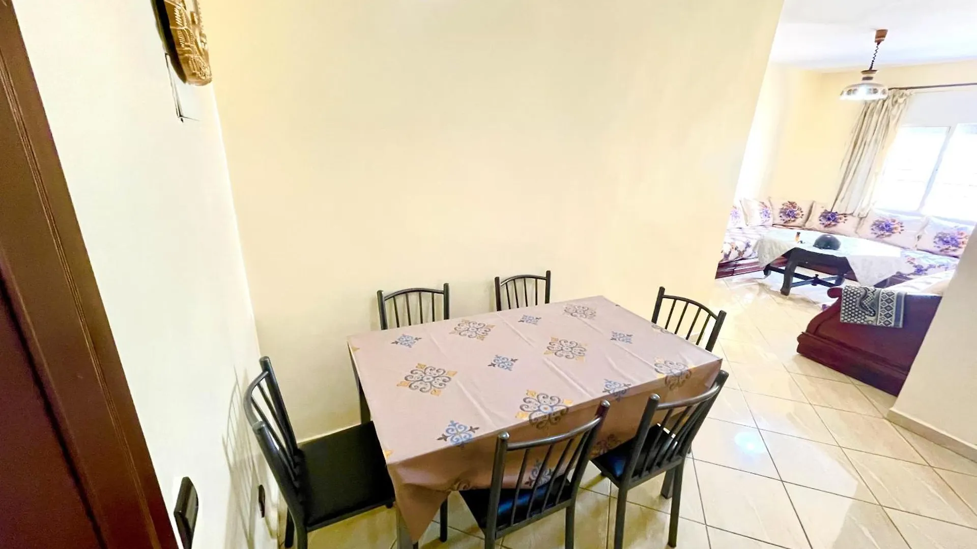 Economical Accommodation In The City Center, Suitable For Travelers Who Don'T Want To Spend Too Much Money, Only 2 Minutes From Shops And Restaurants Agadir 0*,  Fas